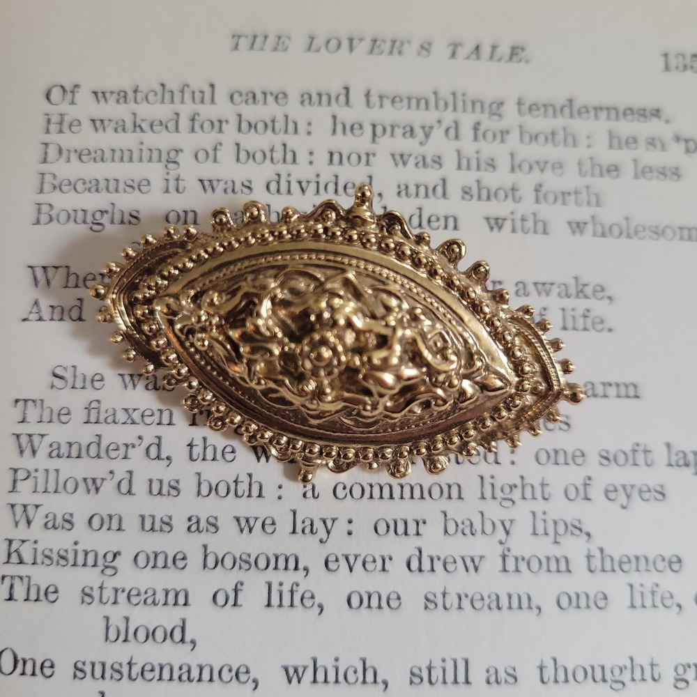 1928 Jewelry‎ Co Gold Tone Filigree Ornate Brooch Victorian Revival 90s